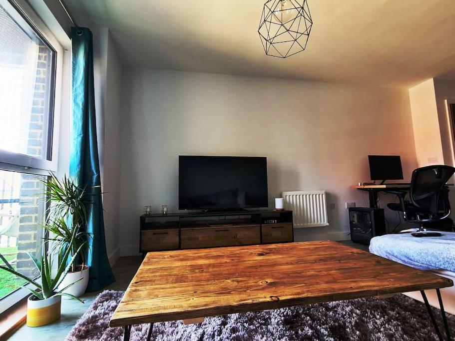 Luxury 1 Bedroom Flat With Balcony - St Anne'S Hove Exteriér fotografie